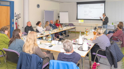 Teilnehmerinnen und Teilnehmer der ganztägigen Schulung