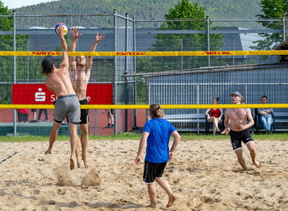 17 Teams kämpfen um den Titel im Landkreis-Beachvolleyball