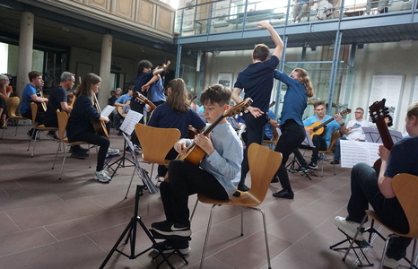 Beeindruckendes Zusammenspiel von Musik und Tanz begeistert im Schifffahrtsmuseum Wörth