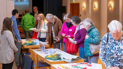 Aussteller und Besucher