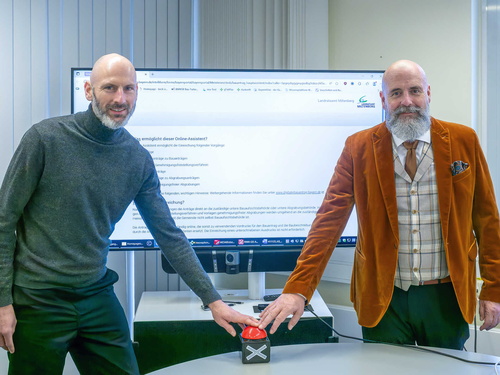 Stellvertretender Landrat Bernd Schötterl (rechts) und Matthias Krah