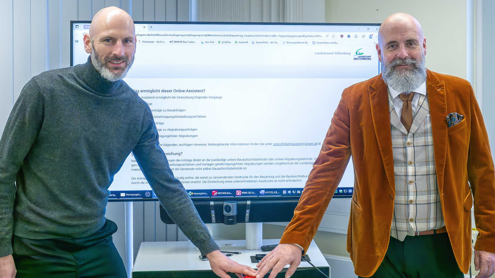 Stellvertretender Landrat Bernd Schötterl (rechts) und Matthias Krah