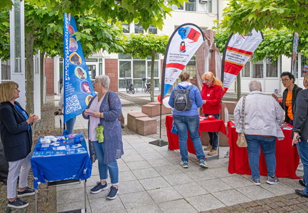 „Rote Bank“ holt Thema „Gewalt an Frauen“ aus der Tabuzone