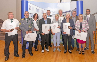 Zahlreiche Auszeichnungen beim Ehrenabend des Landkreises in Elsenfeld